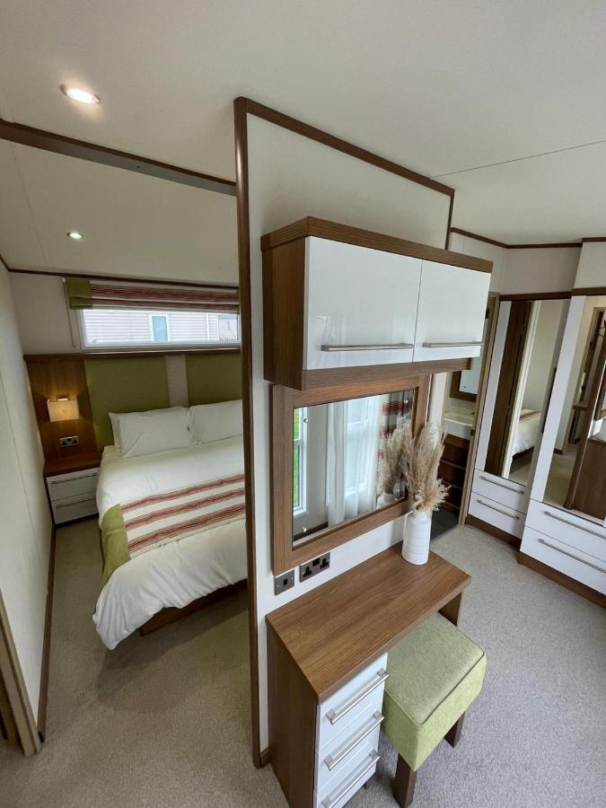 Golden Anchor - The Milano - Coastal Caravan Breaks Chapel Saint Leonards Bagian luar foto